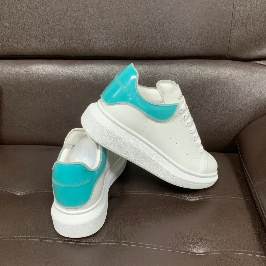 👟👟Ex-factory price 560👟👟 Professional McQueen factory. Top version. Couple style👫 Alexander McQUEEN high version has been upgraded to the highest quality again✅ 💪McQueen Spring, Summer, Autumn and Winter Top version Purchasing level✅ Recruiting national online and offline agents to join🤝 🏆Fabric: Italian imported leather, high texture, water-resistant and does not discolor, 🏆Inner: ️Grade A water-dyed sheepskin imported from Italy is dirt-resistant, sweat-absorbent, breathable and comfortable... The heel is embossed with high temperature convex and concave. 🏆 Foot pads: top-grade Italian super-soft cowhide leather 🏆 Outsole: PU original green transparent counter 1:1 🏆 Shoe box: original beige box. Plus white flip cover and double layer protection. Cloth bag, handbag. Certificate of 1:1 mold opening 4-piece set. Delivered with a pair of shoelaces. 🖕🏿🖕🏿🖕🏿You can choose any pair of shoelaces in any color of our factory. 🏆Code number: female 34-41. male 38-46. 🏆Special remarks (female size 34.40.41, male size 38.45.46 are customized and cannot be returned or exchanged) Please note when placing an order in Niuli! Win-win cooperation🤝